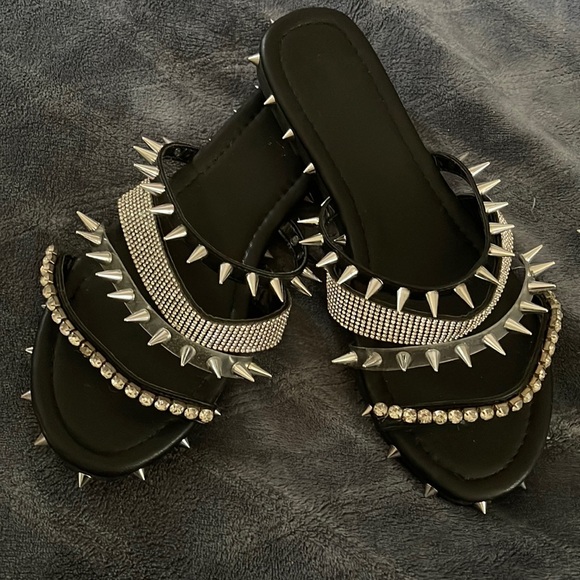Cape Robbin Extreme Spiked Sandal Black  Size US 9 - Picture 5 of 10